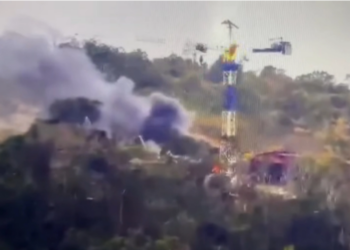 ระทึกเขาพระวิหาร! คลิปนาทีทาวเวอร์เครนฐานทัพกัมพูชาถูกถล่มพังราบ