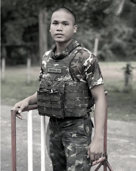 สดุดีวีรบุรุษคนที่ 5 “พลทหารเทิดศักดิ์” พลีชีพกลางสมรภูมิปราสาทคนา โซเชียลหลั่งไหลอาลัย