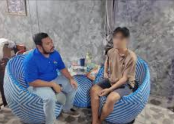 หนุ่มพัทยาร้องสื่อ สาวอ้างโสดชวนไปดูแมว สุดช็อก! เจอแฟนหนุ่มบุกบ้าน ล็อกคอซ้อมสลบ ลั่นกร้าว “นี่บ้านข้าราชการ”