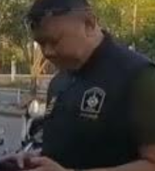 พ่อค้าขับกระบะหลับใน พุ่งชนท้ายรถสองแถวอย่างแรง นักเรียน–ชาวบ้านกระเด็นตกรถ เจ็บรวม 14 ราย