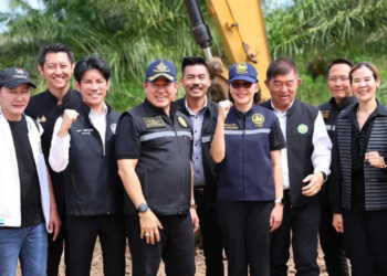 เอ็กซ์คลูซีฟสุดในสามโลก! “ผู้กองธรรมนัส” ให้เกียรติมานั่งจับเข่าคุยกับ “อีเสี้ยม ขยี้เกษตร” แบบตัวต่อตัว เจาะลึกแผนเหนือเมฆ เปลี่ยน “สินทรัพย์แผ่นดิน” ให้เป็นทุนคนจน ดีดลูกคิดโชว์ชัดๆ