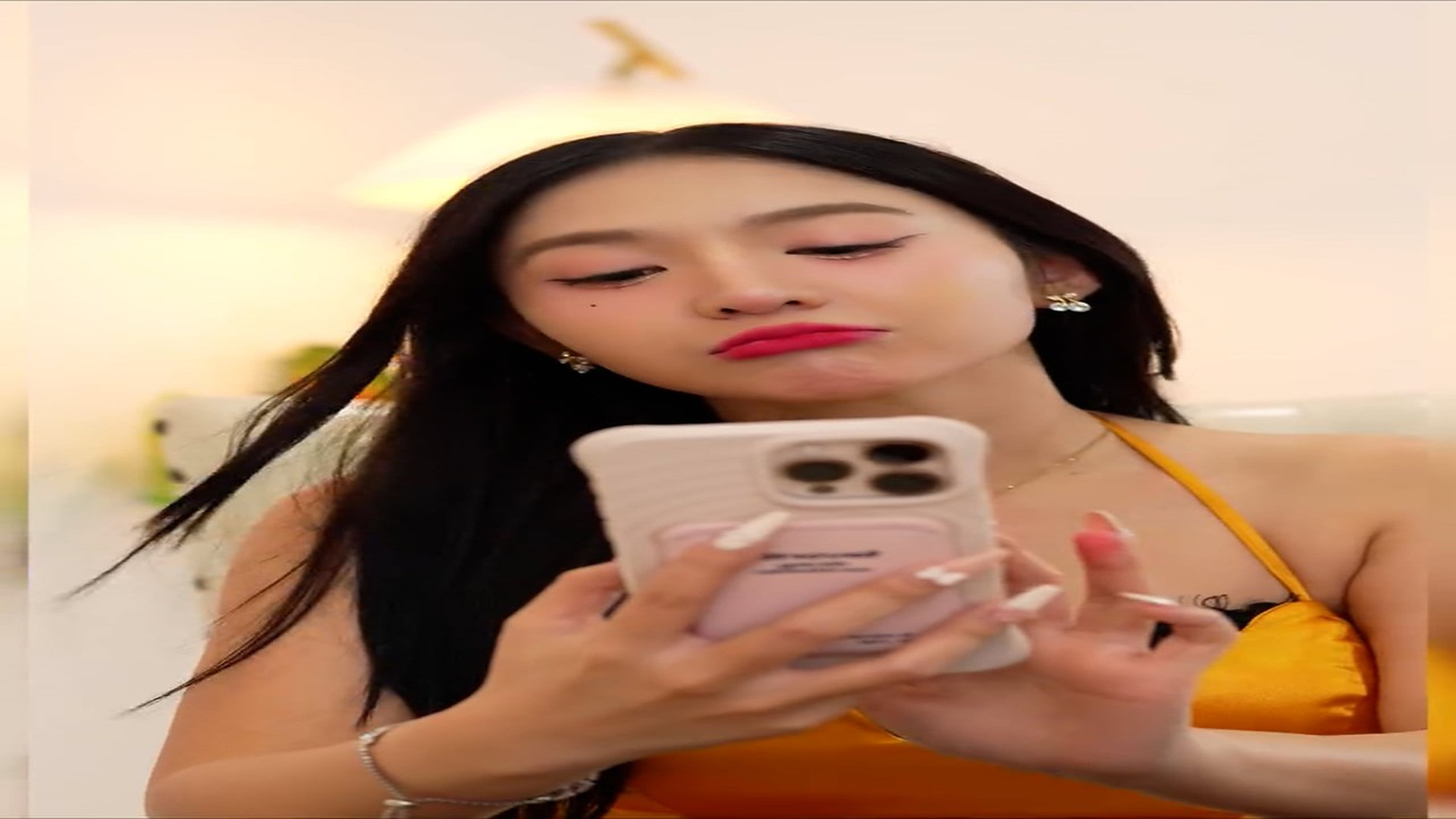 Full Video : N0109272_อ นก บโลกออนไลน แต ล มว าโลกจร งกำล งพ ง
